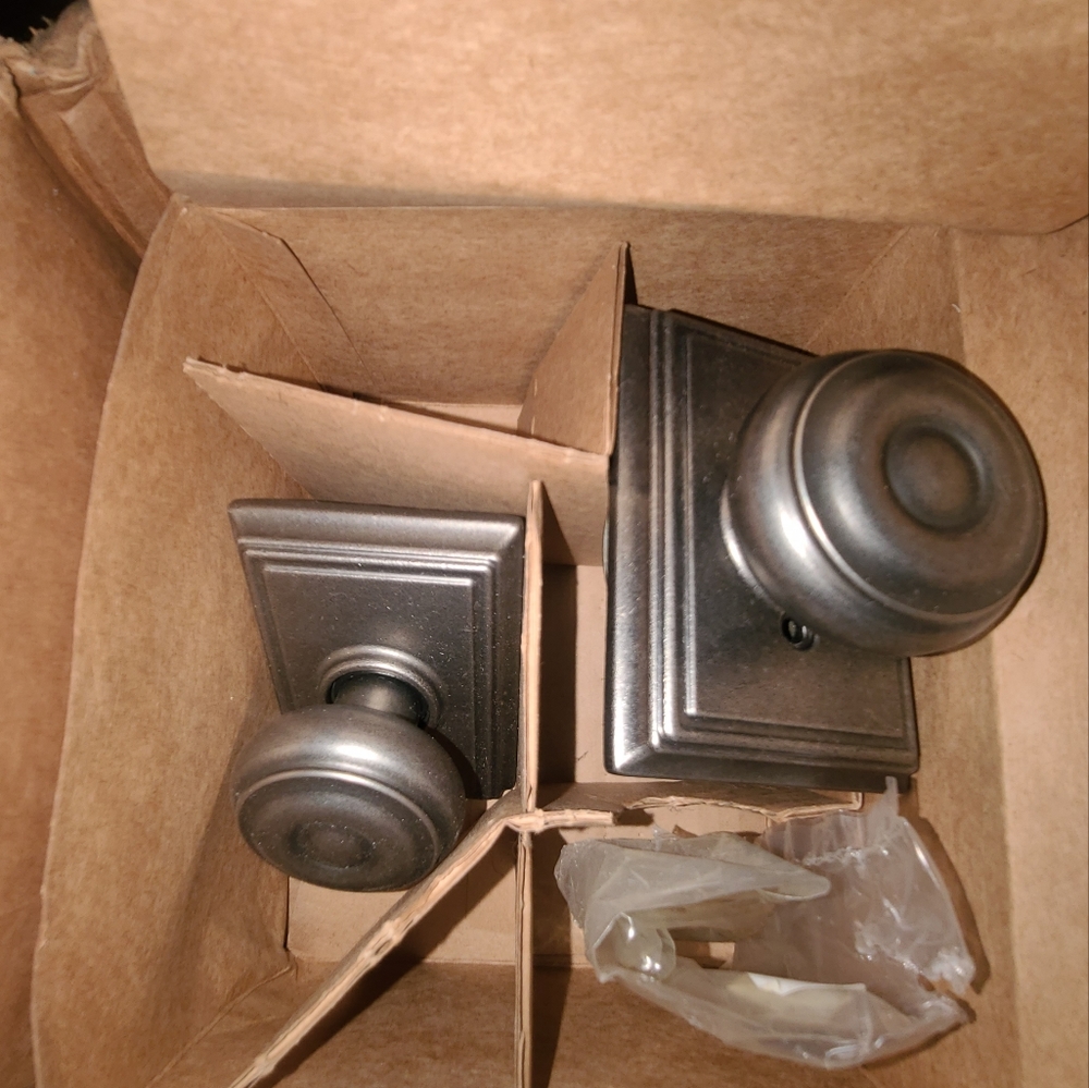 Schlage Passage Door knobs - elegant and classy - 1 pair